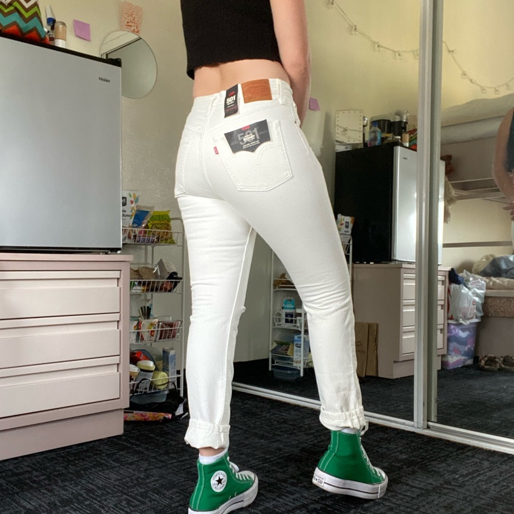 White 501 levi’s. New with tags, never been worn!!